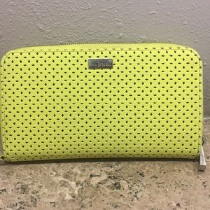 All About The Benjamin’s wallet from Thirty-one